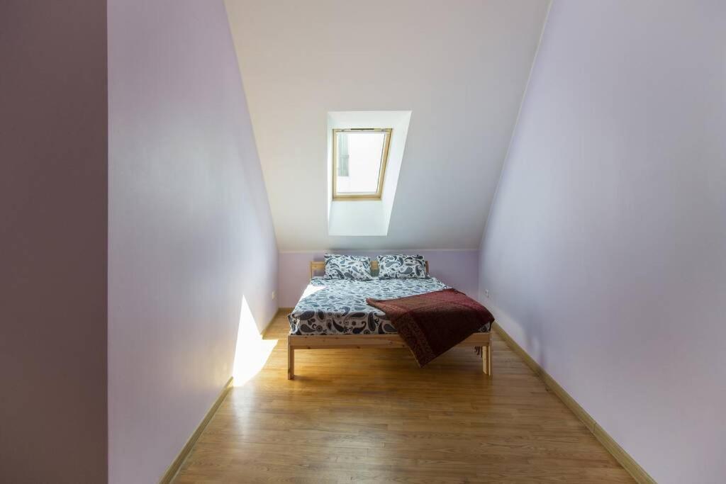 Private Sauna & 4 Bedrooms Old Town Rooftop Apartment Vilnius Bagian luar foto