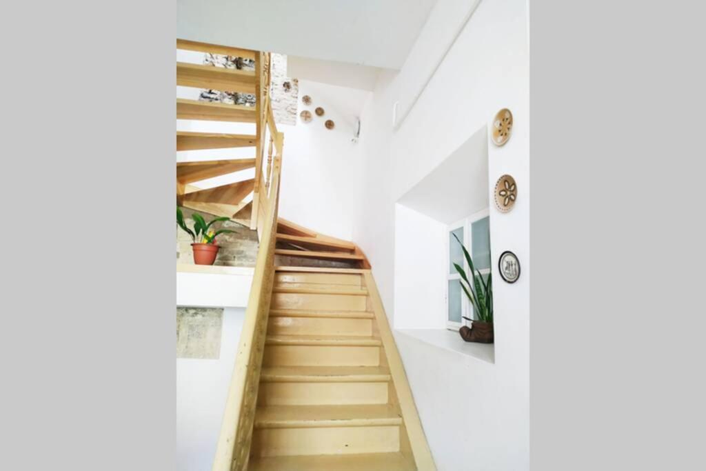 Private Sauna & 4 Bedrooms Old Town Rooftop Apartment Vilnius Bagian luar foto