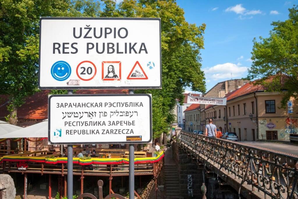Private Sauna & 4 Bedrooms Old Town Rooftop Apartment Vilnius Bagian luar foto
