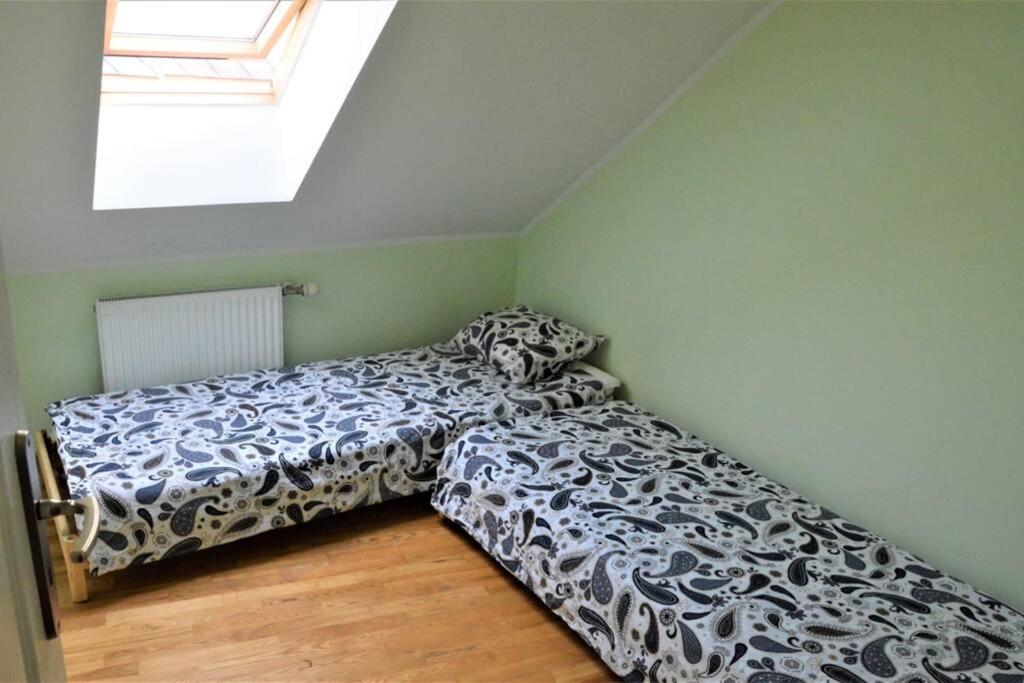 Private Sauna & 4 Bedrooms Old Town Rooftop Apartment Vilnius Bagian luar foto
