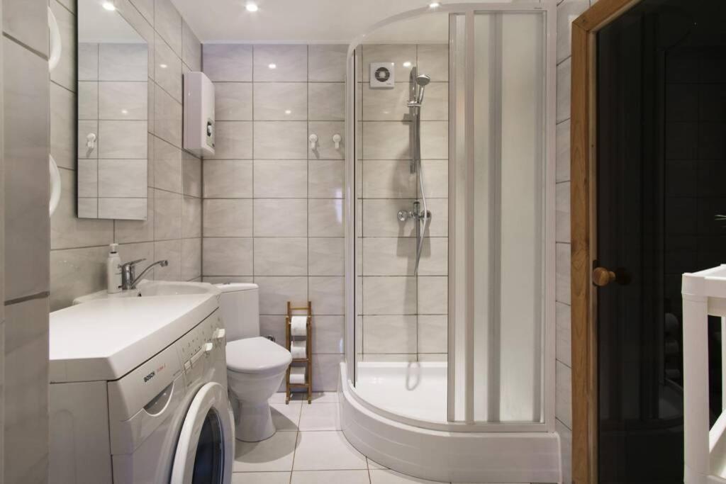 Private Sauna & 4 Bedrooms Old Town Rooftop Apartment Vilnius Bagian luar foto