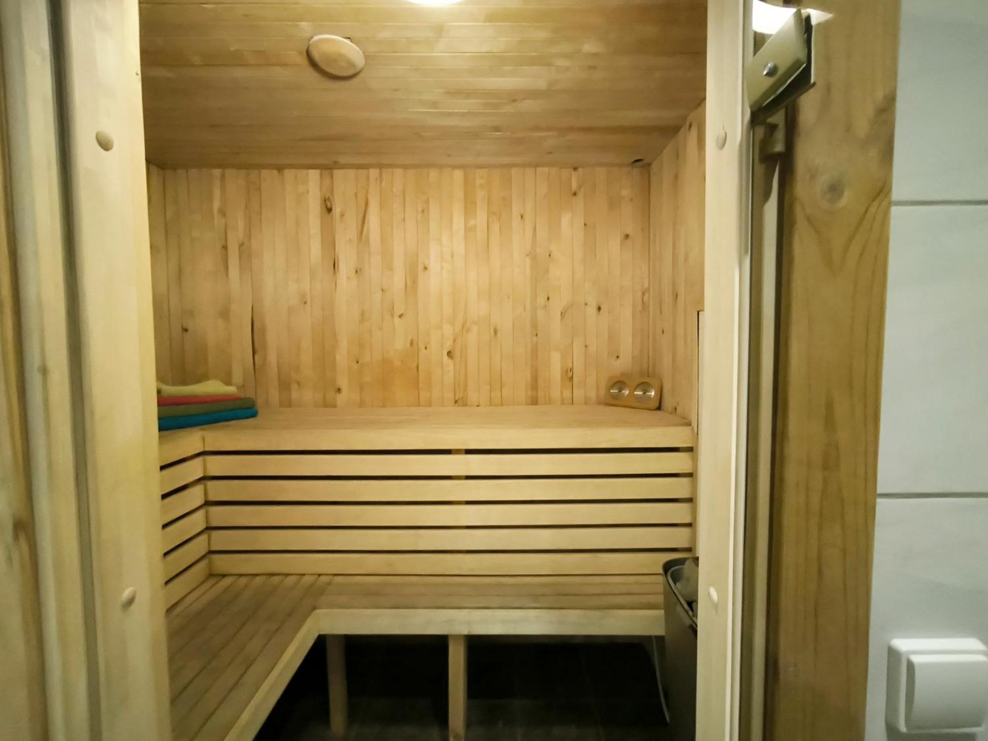 Private Sauna & 4 Bedrooms Old Town Rooftop Apartment Vilnius Bagian luar foto